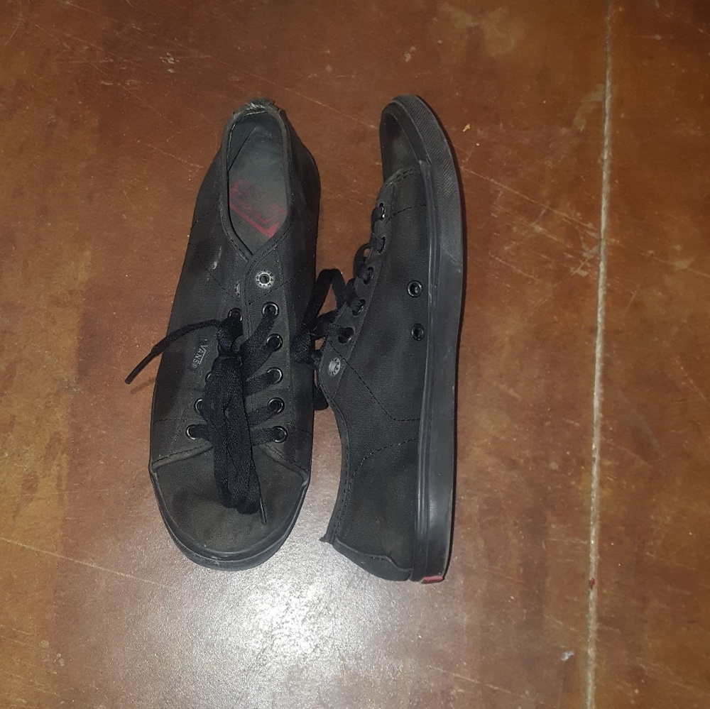 Womens size 8 VANS black